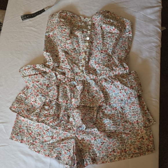 Forever 21 Other - Floral Strapless Romper